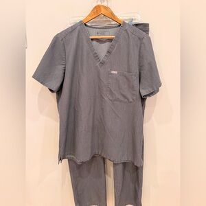 FIGS Mens Scrub Set Gray XLT Top XL Pants Straight Leg EUC